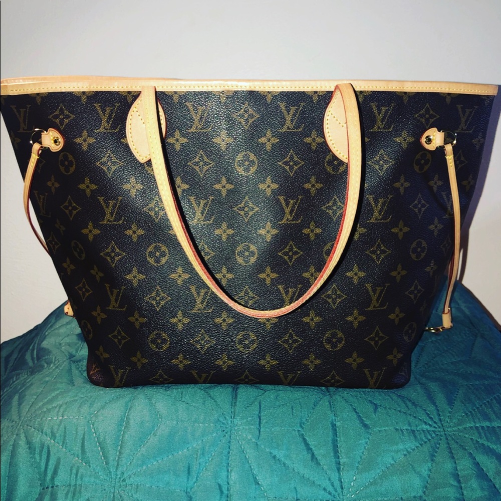 Louis Vuitton Neverfull MM Monogram/Cherry